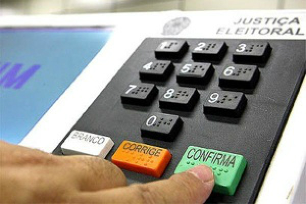 Quem fraudar ou divulgar pesquisa eleitoral sem registro no TRE pode pagar multa de até R$ 106 mil (Foto: Campo Grande News)