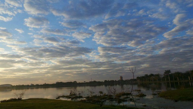Apesar de nuvens, a terça-feira permanece sem previsão de chuva em Três Lagoas Foram registrados 20ºC na manhã desta terça-feira em Três Lagoas. (Foto: Ricardo Ojeda)