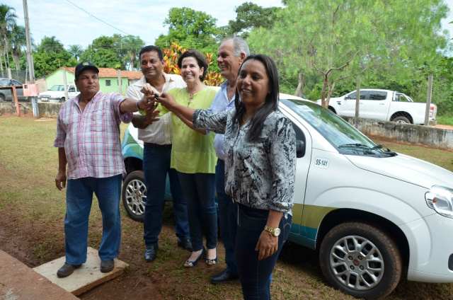 Prefeita Marcia Moura entrega veículo para comunidade de Garcias e Arapuá A prefeitura Marcia Moura fez a entrega do carro nesta manhã (16). (Foto: Divulgação)