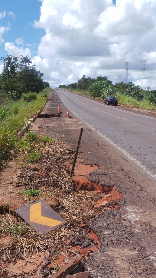 BR-262 está ponteada de trechos perigosos, entre Três Lagoas e Capital Voçorocas estão