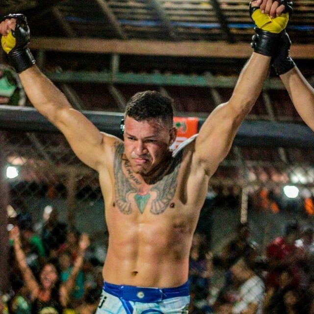 Lutador de MMA foi esfaqueado e morto com um tiro na ilha de Outeiro, em Belém. (Foto: Reprodução / Facebook)