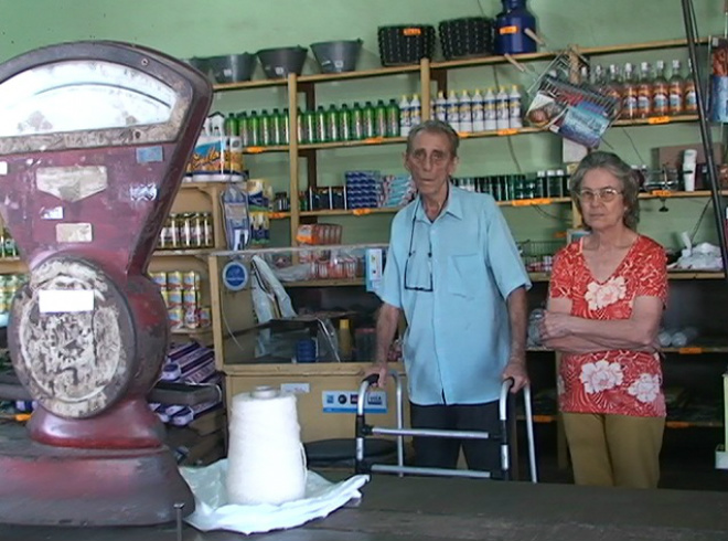 Casal preserva cultura do comércio antigo no centro de Três Lagoas - Perfil  News