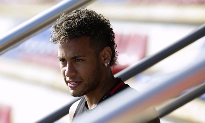 Neymar participa de um treinamento do Barcelona na pré-temporada do clube - Manu Fernandez / AP