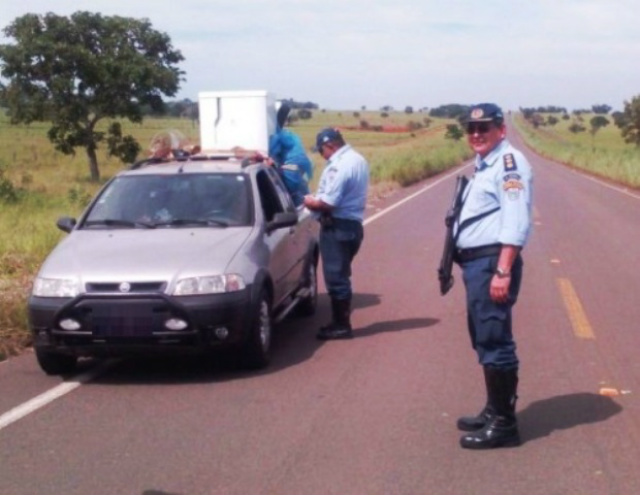 PMRv intensifica fiscalização nas estradas estaduais até próxima quarta Os policiais rodoviários verificarão também a documentação e as condições dos veículos, durante a fiscalização (Foto: Divulgação)