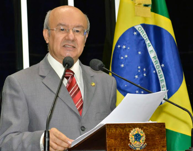 O senador José PImentel (PT-CE) revelou que o Ceará vai arrecadar inicialmente R$ 280 milhões graças a Delcídio (Foto: Divulgação)