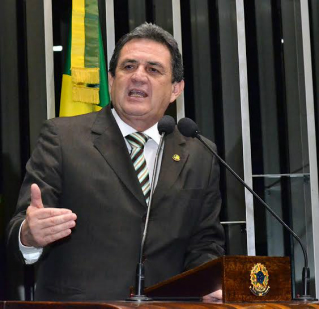 Senadores de vários partidos elogiam PEC de Delcídio Moka destacou que os recursos vem em boa hora, principalmente em função das dificuldades vividas pelos estados brasileiros (Foto: Divulgação)