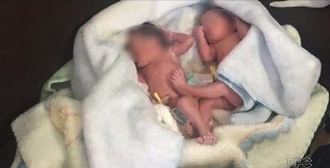 ‘Achei que era um cachorro e resolvi olhar’, diz mulher que encontrou gêmeas abandonadas Gêmeas recém-nascidas encontradas abandonadas na rua em Pinhais passam bem