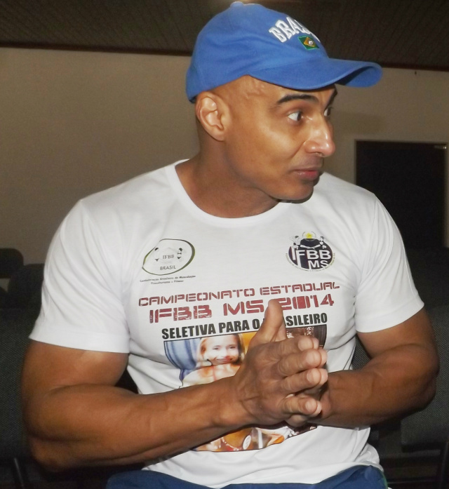 Amado Moura, atleta e presidente da IFBB MS, falou ao Perfil News sobre a organização e regras da competição que conta com um árbitro paulista (Foto: Edivelton Kologi)