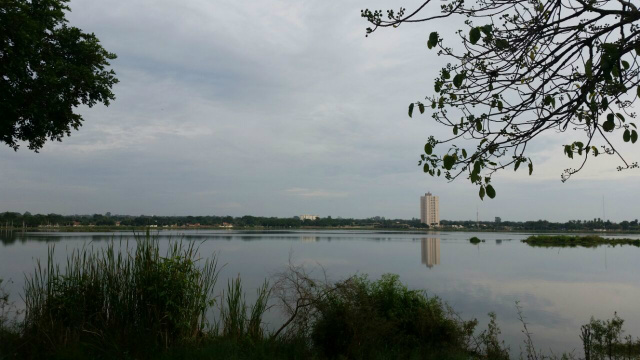 O tempo ficou nublado na manhã de sábado (18) em Três Lagoas. (Foto: Ricardo Ojeda)