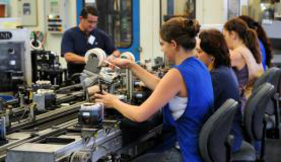 Emprego industrial recua 0,5% em fevereiro Emprego industrial teve piora em todos os indicadores (Arquivo - Agência Brasil)