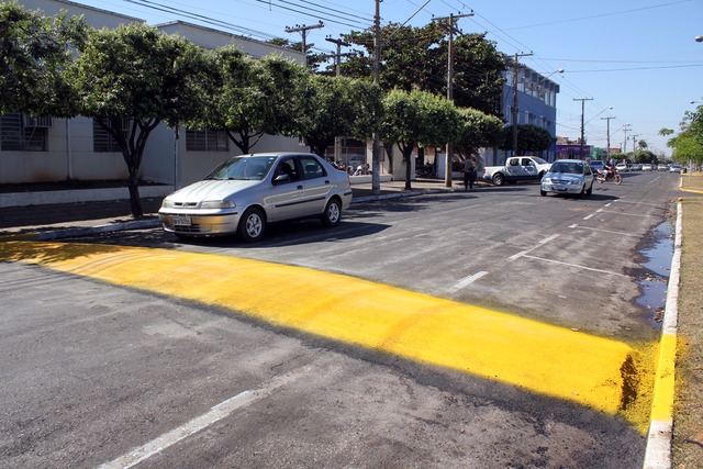 Utilizando material, maquinário e pessoal próprios, o instrumento de trânsito foi construído, pintado e sinalizado em poucas horas (Foto/Assessoria)