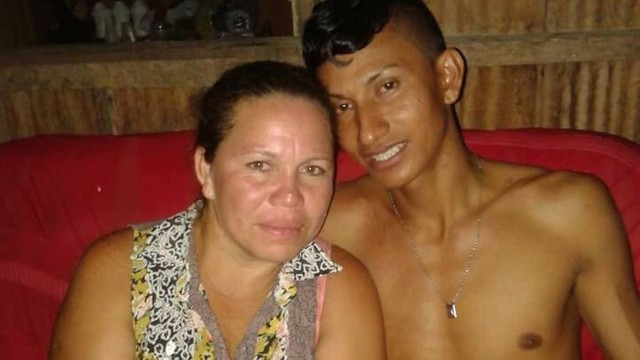 Preso por matar a própria mulher diz que faca caiu na barriga dela e que tiro foi acidental (Foto: Reprodução/ Extra)