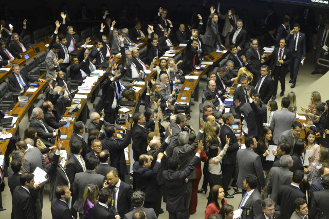 Plenário pode votar nesta quarta pontos polêmicos do projeto da terceirização Deputados vão analisar emendas à proposta que regulamenta o trabalho terceirizado. (Foto: Divulgação)
