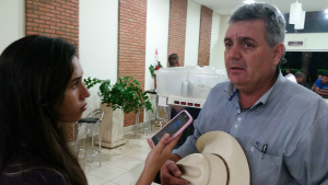 Mais de 500 pessoas foram dar o último adeus ao músico três-lagoense Guerreiro disse que tem cobrado que a segurança que é de fundamental importância para Três Lagoas (Foto: Ricardo Ojeda)