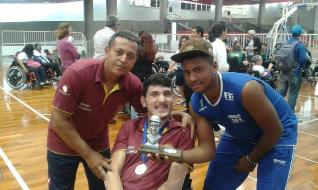 Alunos conquistaram medalhas de ouro durante competição em São Paulo. (Foto: Divulgação)