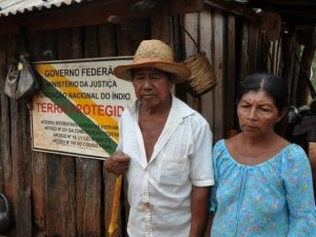 Ministério da Agricultura assume demarcações de terras indígenas Casal indígena de comunidade de Japorã que espera há quase 30 anos por fim de demarcação. (Foto: MPF/Divulgação)