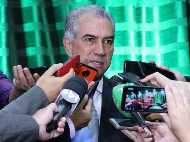 Decreto exonera 1,9 mil comissionados do governo Reinaldo Azambuja Durante a posse, Azambuja falou sobre a necessidade de corte de gastos (Foto: Henrique Kawaminami)