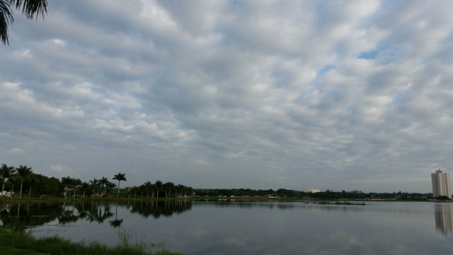 Previsão de chuva a partir da tarde em Três Lagoas Na Lagoa Maior esta manhã (23), o céu estava bastante encoberto. (Foto: Ricardo Ojeda)