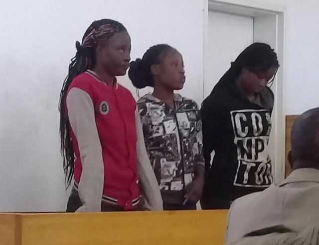 Pastor africano diz ter sido estuprado por três mulheres Mulheres presas sob acusação de estupro de pastor do Zimbábue | Reprodução/Twitter(Tbloaded)