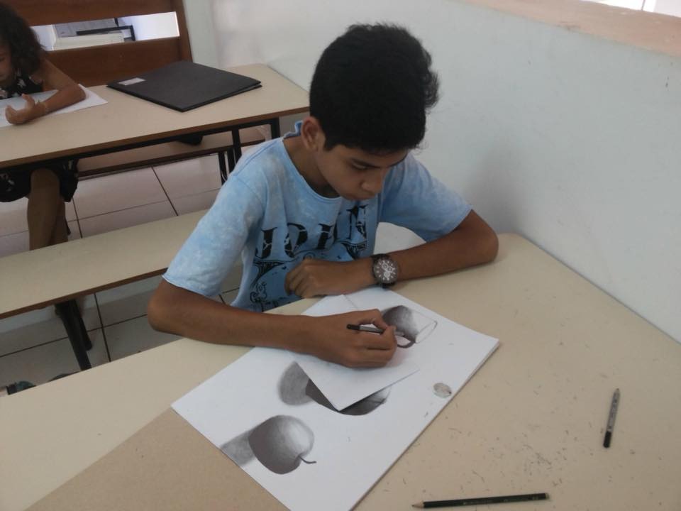 Alunos do curso de Desenho Artístico expõem obras na Biblioteca de Três Lagoas (Foto: Assessoria).