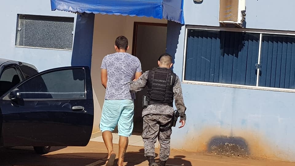 Polícia Militar de Três Lagoas apreende 449 kg de maconha Dono da droga acabou preso. (Fotos: Ricardo Ojeda/ Perfil News).