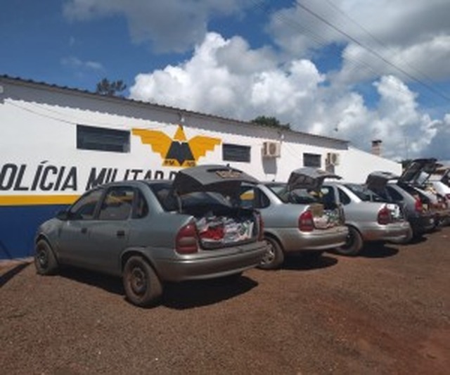 Polícia intercepta comboio de contrabandistas e apreende sete veículos Veículos apreendidos pela PMR durante ação ontem. - Foto: Divulgação