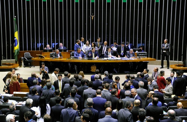 Plenário da Câmara dos Deputados aprovou 149 projetos em 2018 Deputados aprovaram propostas como a intervenção federal na segurança pública do estado do Rio de Janeiro, a regulamentação de aplicativos de transporte privado e regras para devolução de valores ao mutuário que desistir da compra de imóvel. Foto: Divulgação