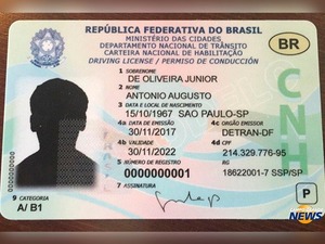 Emissão de CNH com microchip é adiada para 2022, conforme Contran Na parte de trás, informações e observações complementares (Foto: Divulgação/Denatran)