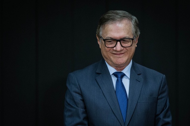 Vélez indica para secretarias do MEC ex-alunos de filosofia sem experiência de gestão O ministro da Educação, Ricardo Vélez Rodriguez, em cerimônia de sua posse no Ministério da Educação, em Brasília. (Foto: Eduardo Anizelli/Folhapress)