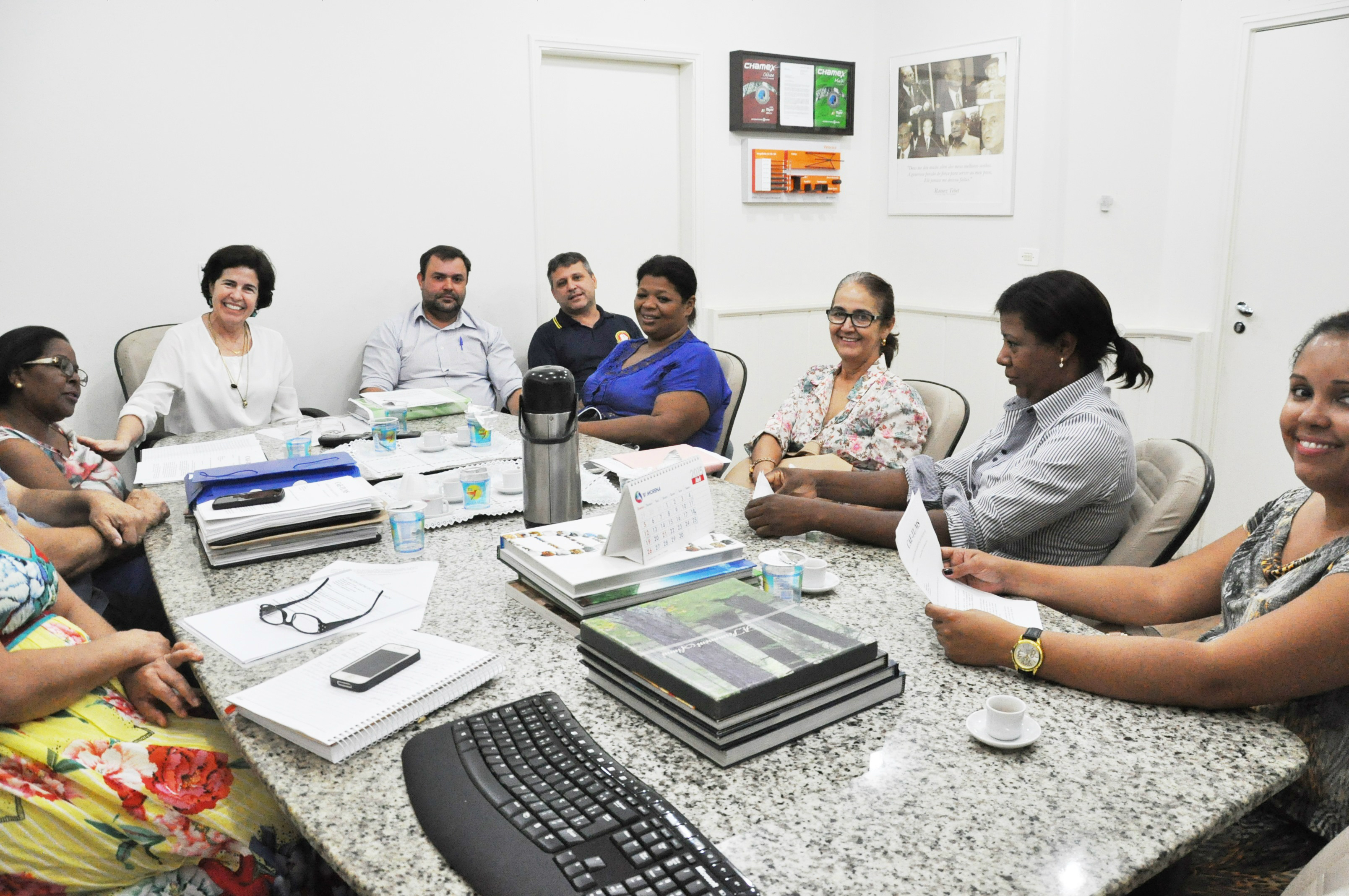 A prefeita Marcia Moura (PMDB) recebeu em seu gabinete os membros do Conselho de Alimentação Escolar (CAE). (Foto: Assessoria)