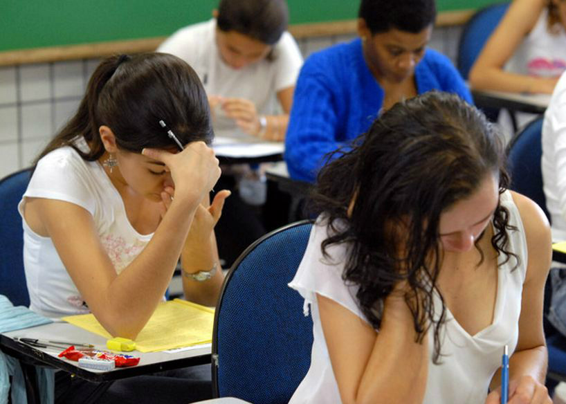 ma das regras do Fies estipula que os estudantes financiados pelo governo precisam ser aprovados em no mínimo 75% das disciplinas cursadas no semestre.  (Foto: Divulgação)