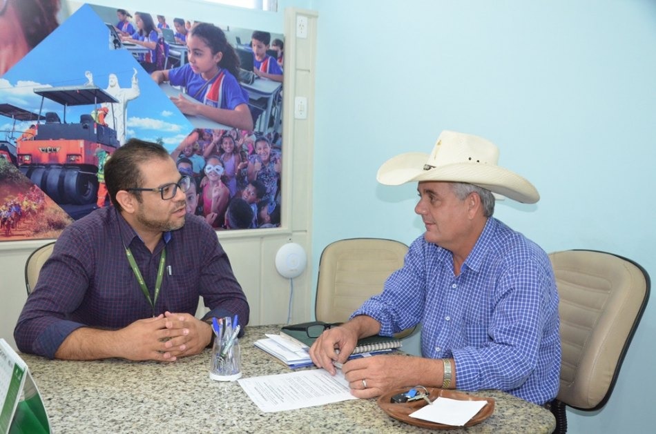Prefeitura e Elektro estudam melhorias para iluminação pública (Foto: Assessoria).