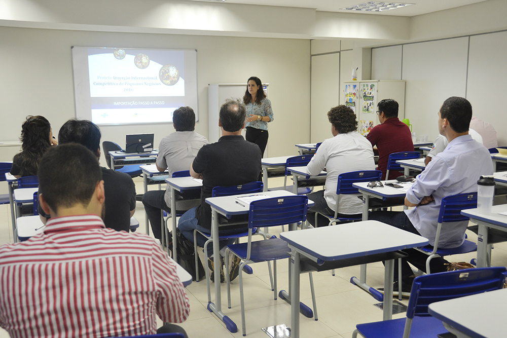 Fiems capacita empresários sobre importação passo a passo A capacitação em importação passo a passo, voltada a empresários e profissionais que buscam entender melhor sobre o funcionamento do mercado internacional. (Foto: Assessoria)