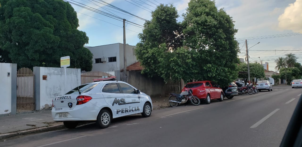 Dupla armada assalta escritório de advogada em plena luz do dia