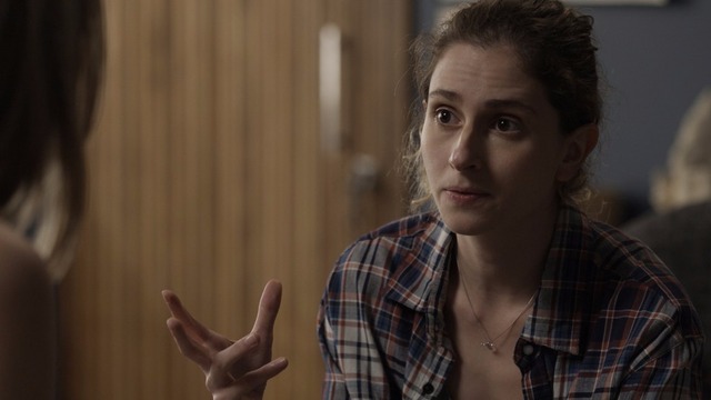Ivana conta para Simone que é transgênero Ivana conta que descobriu o motivo de sua angústia (Foto: TV Globo)