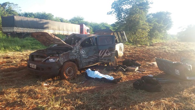 Viatura da DOF fica destruída e policial morre após capotamento na MS 395 Viatura Ford Ranger ficou destruída após capotar na MS 395 na madrugada desta sexta-feira (Foto: Assessoria)
