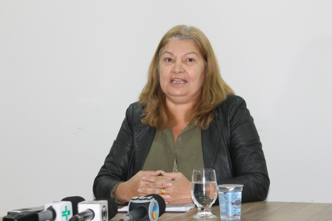 A vereadora Marisa Rocha (PSB) durante coletiva à imprensa realizada no mês passado, convocada por ela para falar que não sabia de nada que acontecia na propriedade rural de sua família (Foto: Ricardo Ojeda/Arquivo)