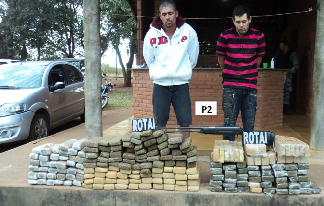 Rubens Conceição de Oliveira, de 33 anos e Rafael Barbosa Gedro, de 20 anos foram presos em flagrante pela Polícia Militar com 200 quilos de maconha no rancho da vereadora (Foto: Arquivo) 