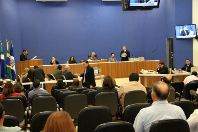 Vereadores debatem implantação do IPTU Progressivo Alguns vereadores avaliam que as regras projetadas pela prefeitura vão penalizar famílias de menor renda (Foto: Divulgação/Assecom)