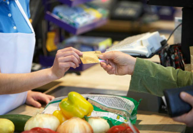 Índice de Confiança do Consumidor cresce 3,3% em abril Mesmo com a alta, os níveis continuam baixos. (Foto: Divulgação)