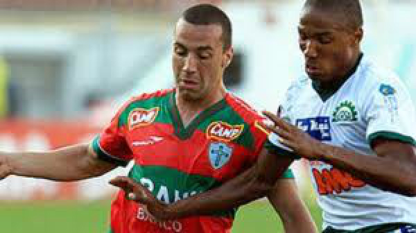 Timão aumenta oferta por volante da Lusa O Corinthians ainda não desistiu de ter o volante Guilherme no elenco de 2012
Foto: Divulgação