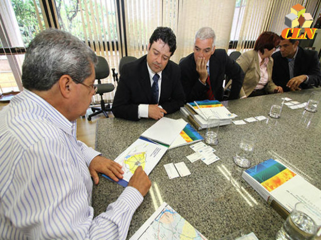 Possivel instalação de indústria de painéis fotovoltaicos em MS O presidente da empresa, Tersandro Milagres, destaca que esta será a primeira fábrica do tipo na América do Sul (Foto: Costa Leste News)