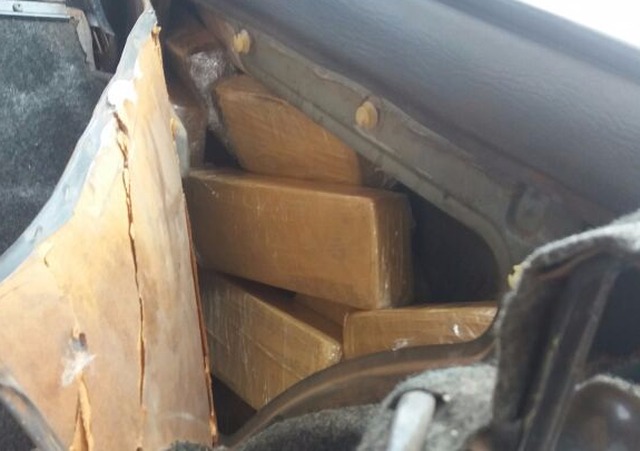 Jovem é preso transportando 17.750 kg de maconha havia um mapa que indicava a rota de Eldorado (MS) a Birigui (SP). (Foto: PMR / Divulgação).