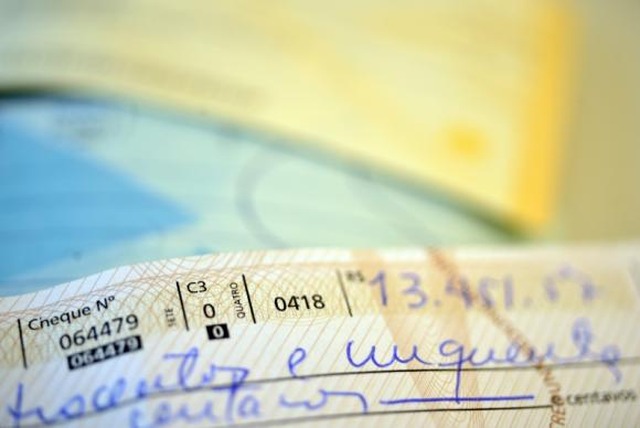 Cheques de qualquer valor serão compensados em um dia útil a partir de amanhã Foto: (Arquivo/Agência Brasil)