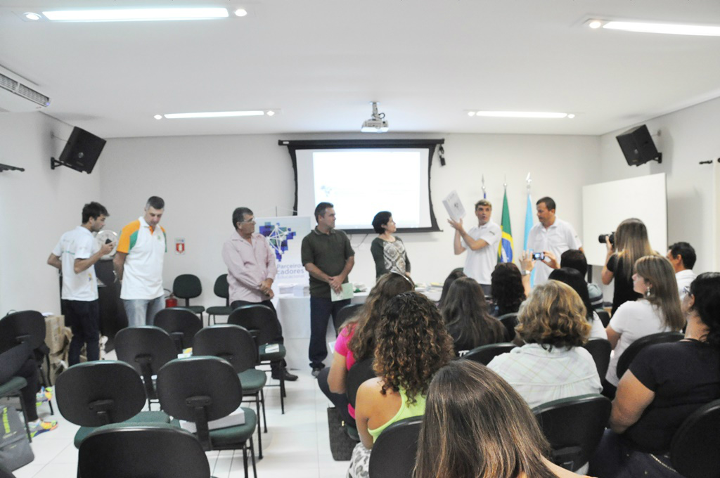 Projeto esportivo pretende qualificar 140 educadores físicos de Três Lagoas e Região A prefeita Marcia Moura (PMDB) esteve na aula inaugural, realizada no Centro de Convenções do TAJ Hotel. (Foto: Assessoria)