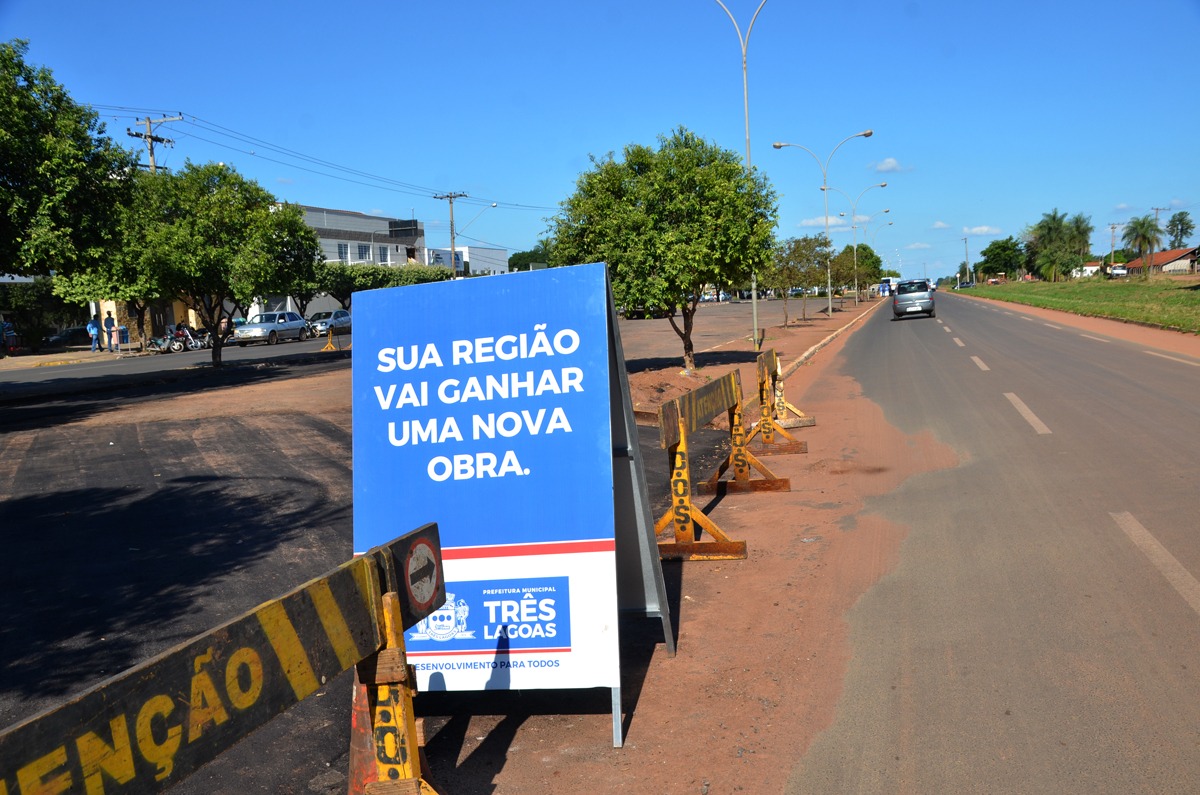 A extensão total dos estacionamentos é de 2.520 metros quadrados, que receberam camadas de três centímetros de CBQU em toda a área. (Fotos: Assessoria). 