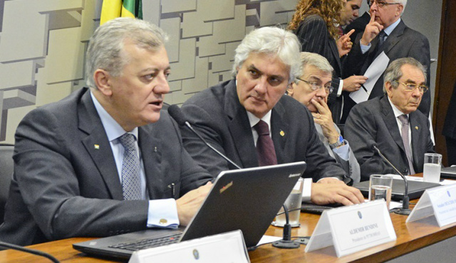 Delcídio diz que Petrobras vai rever planejamento estratégico Durante 5 horas o presidente da Petrobas debateu com os senadores a situação da empresa (Foto: Assessoria)