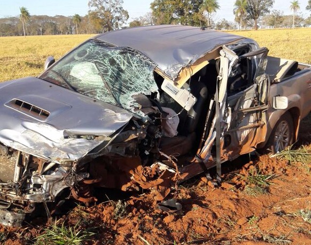 Após colisão, veículo carregado com 410 kg de maconha é abandonado em rodovia Após o flagrante, o veículo e o entorpecente foram encaminhados a Delegacia de Polícia Civil de Ivinhema. (PMR/Divulgação)