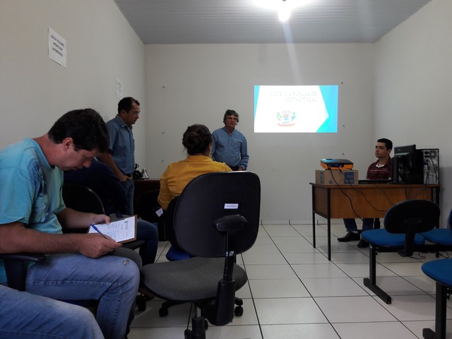 A audiência foi realizada na sala de reuniões do Paço Municipal (Foto/Assessoria)