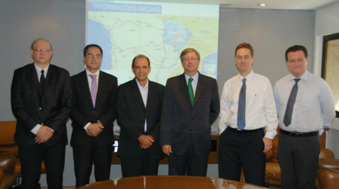 Embaixador do Chile visita Fiems em Campo Grande O embaixador do Chile no Brasil, Fernando Schmidt, defendeu uma maior integração econômica com Mato Grosso do Sul e destacou as vantagens de utilização dos portos chilenos para se chegar ao mercado asiático (Foto: Divulgação/ Fiems)